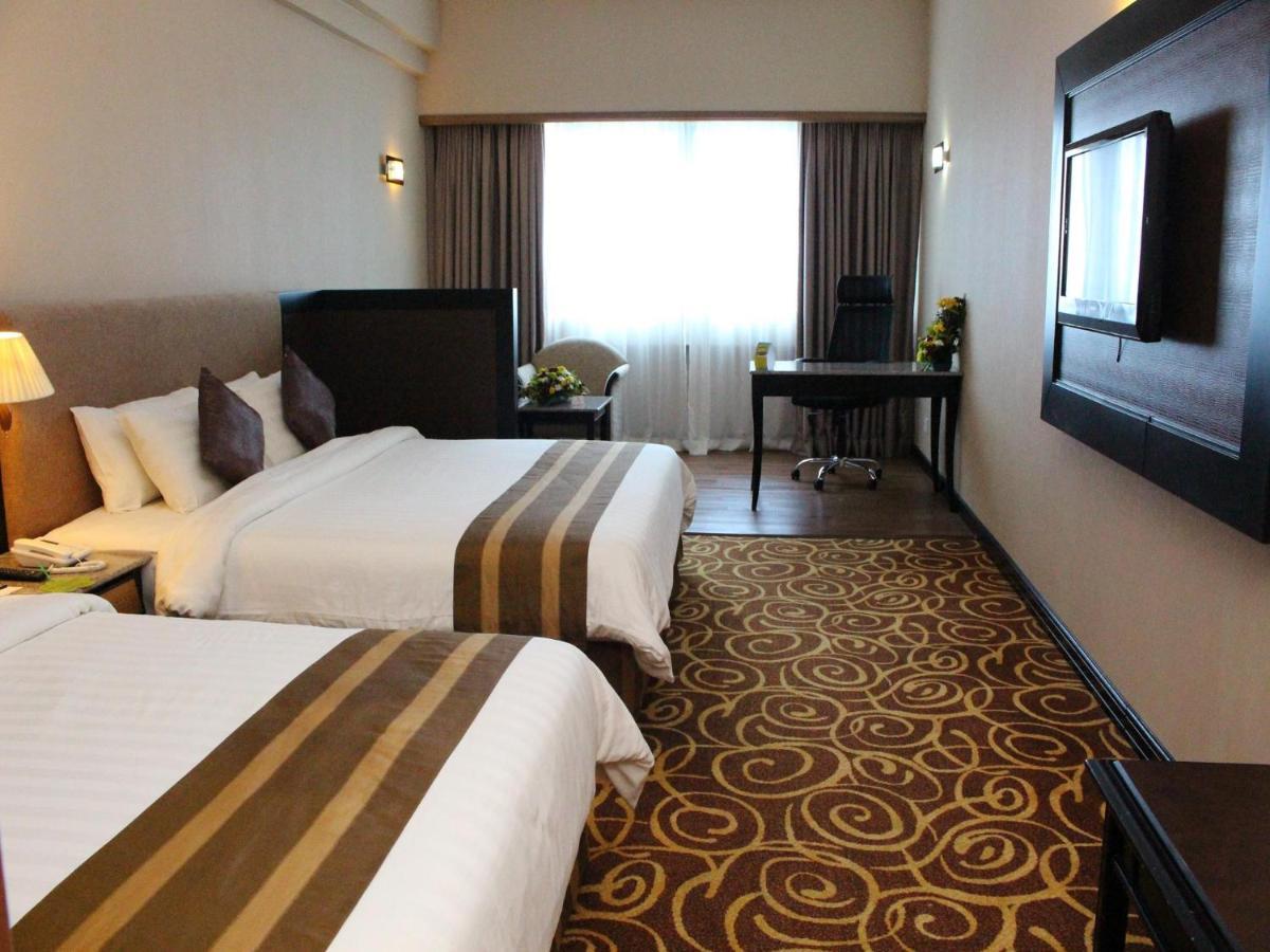 Mega Hotel Sdn Bhd Miri Eksteriør bilde