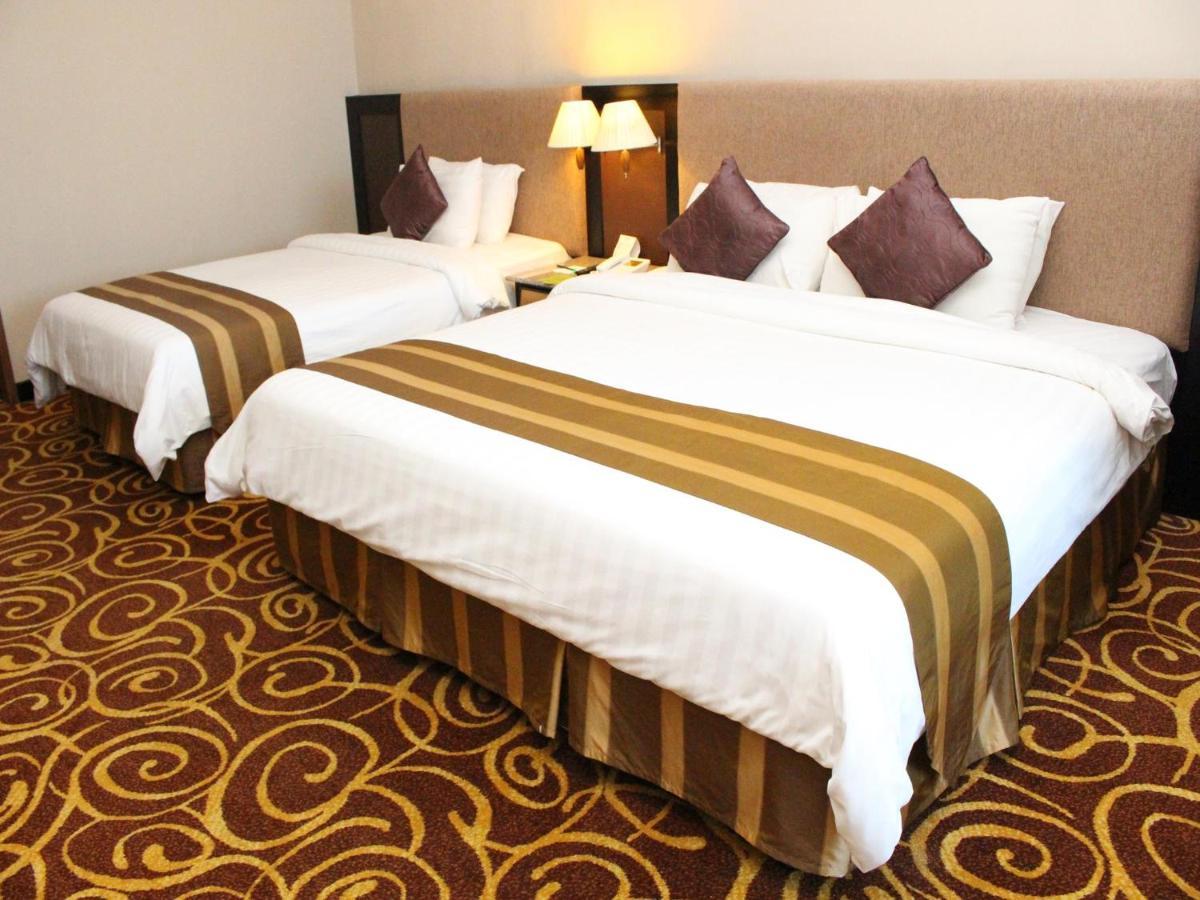 Mega Hotel Sdn Bhd Miri Eksteriør bilde