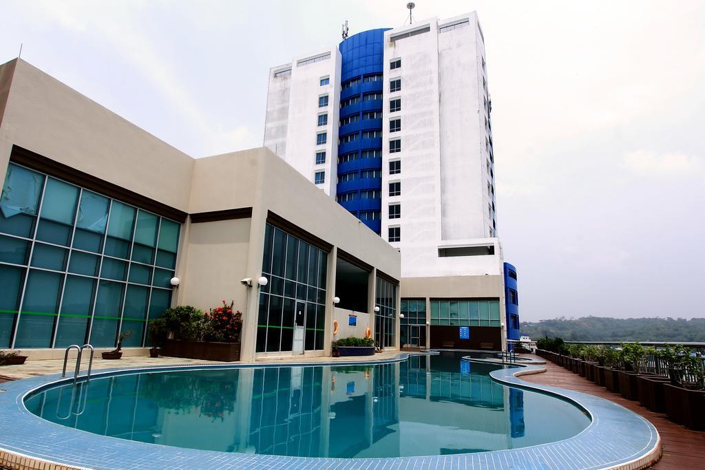 Mega Hotel Sdn Bhd Miri Eksteriør bilde
