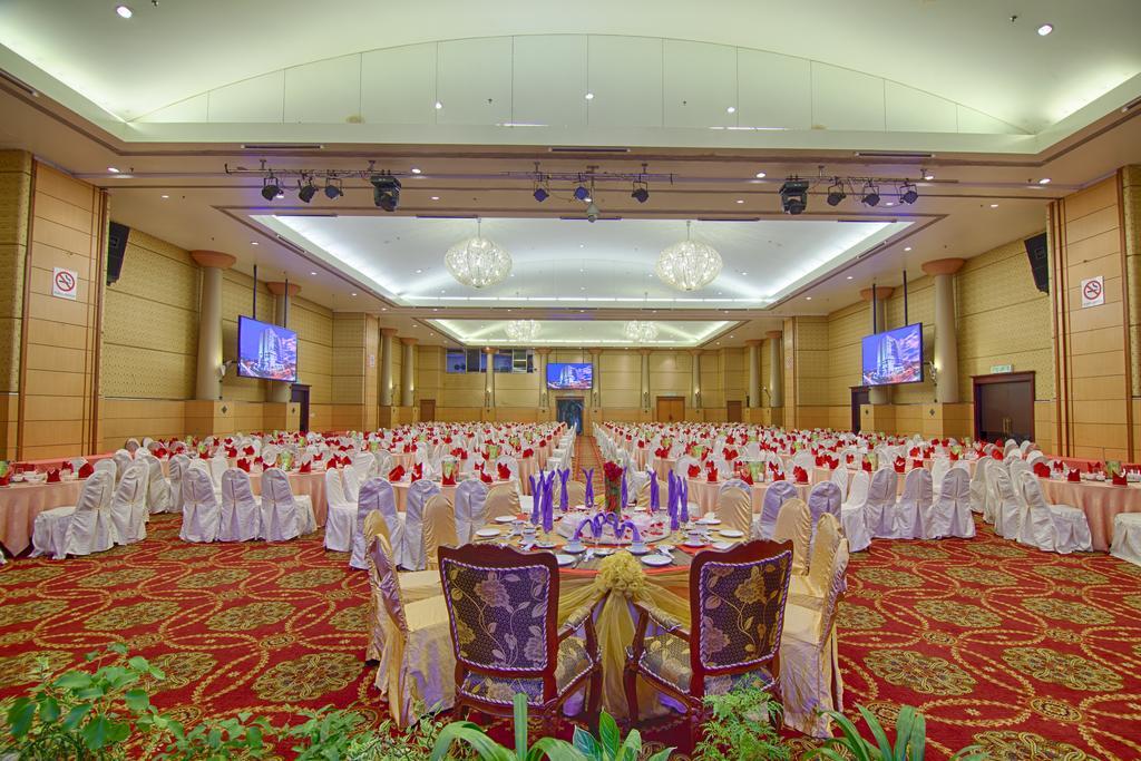 Mega Hotel Sdn Bhd Miri Eksteriør bilde