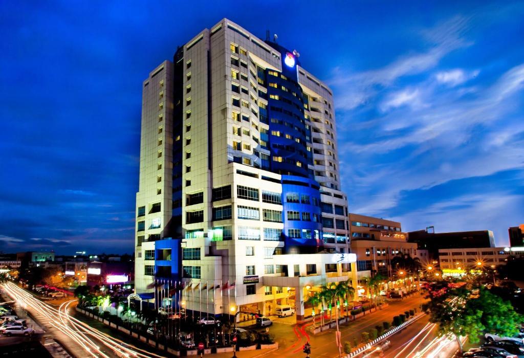 Mega Hotel Sdn Bhd Miri Eksteriør bilde
