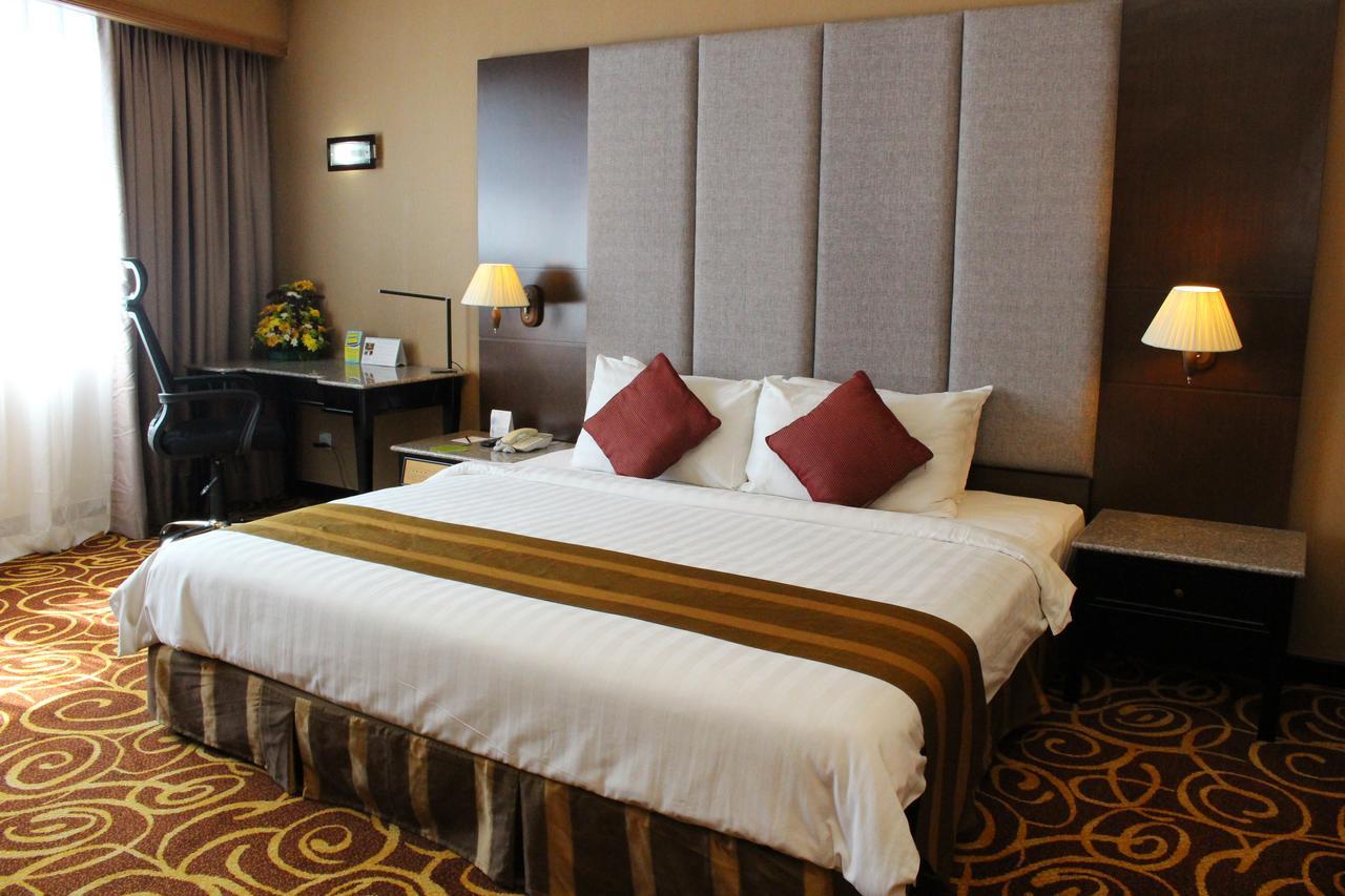Mega Hotel Sdn Bhd Miri Eksteriør bilde