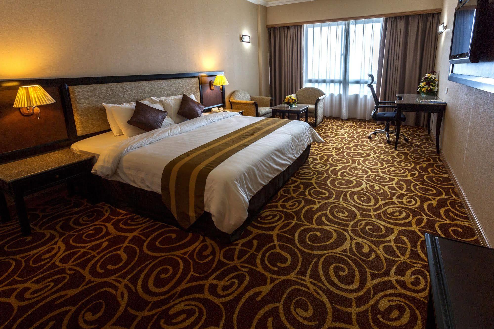 Mega Hotel Sdn Bhd Miri Eksteriør bilde