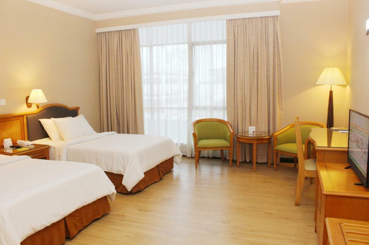 Mega Hotel Sdn Bhd Miri Eksteriør bilde